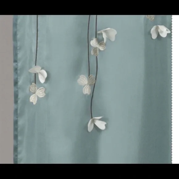 Lush Decor| Flower Drop shower curtain - Picture 5 of 9